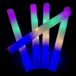 LED Light Sticks 105 STKS Led Lichtgevende Sticks Party Rave Foam Glow Stick Rgb Fluorescerend Donker Licht voor Bar Bruiloft Verjaardag Festival Benodigdheden 230625