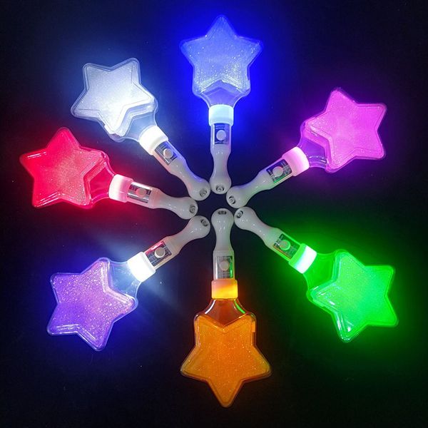 Bâtons Lumineux LED 10pcs Étoile Flash Bâton Lumineux Coloré Fête LED Concert Vocal Lumineux Fée Baguette Drôle Jouet Enfants Cadeaux Décoration De Noël 230625