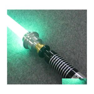 Sticks légers à LED 110 cm Sabre laser de haute qualité Skywalker Luke Sabre Metal Material Cosplay Toy Birthday Gift Drop Drop délivre dhqth
