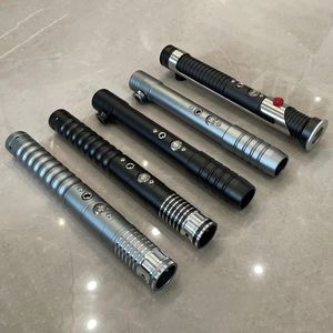 LED Light Sticks 80 cm RGB Metalen Lightsaber 16 Kleuren Geluidseffecten Sabel Sonic Speelgoed Voor Kinderen Darth Cosplay Verjaardag verrassing 230712