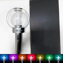 Bâtons Lumineux LED Kpop EN Lightstick Avec Bluetooth Concert 7 Couleurs Lampe LED Réglable Avec Cartes Light Stick Fans Collection Jouets 230720