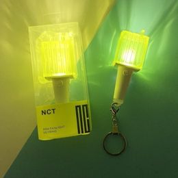 LED Light Sticks Kpop NCT Official Mini Lightstick Keyring NCT Dream 127 Concierto Lámpara Llavero Anime Led Light Divertidos juguetes coleccionables Tipo de artículo 230712