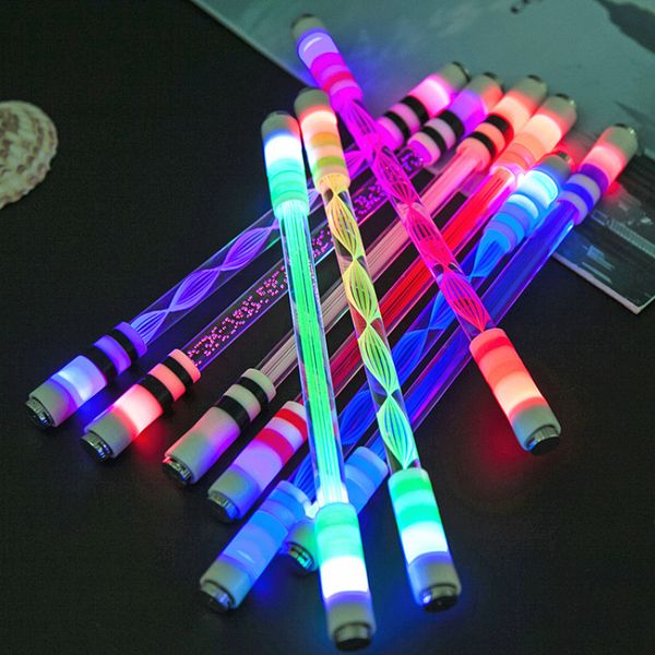 LED Light Sticks Lumineux Spinning Pen Creative Rolling Fingertrotating Gyro Acrylique Plastique Enfants Clignotant Bureau Soulagement Du Stress Jouet 230605