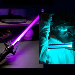 LED Light Sticks sabel 8066cm Dueling RGB Laser Zwaard Speelgoed Sabel 7 Kleuren Kids Force FX FOC Blaster jedi Gift 2P 221125