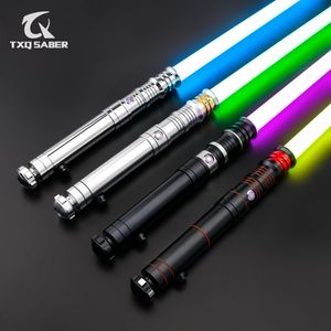 Bâtons Lumineux LED TXQSABER Lisse Swing Sabre Laser Métal Hilt Heavy Dueling 12 Couleurs Changeantes Blaster Cosplay Bluetooth Laser Épée Jouets 230718