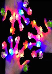 LED Light Up Rings Glow Party Favors Flinching Kids Prix Box Toys Birthday Classroom Récompenses Pâques Supplies au trésor 4443665