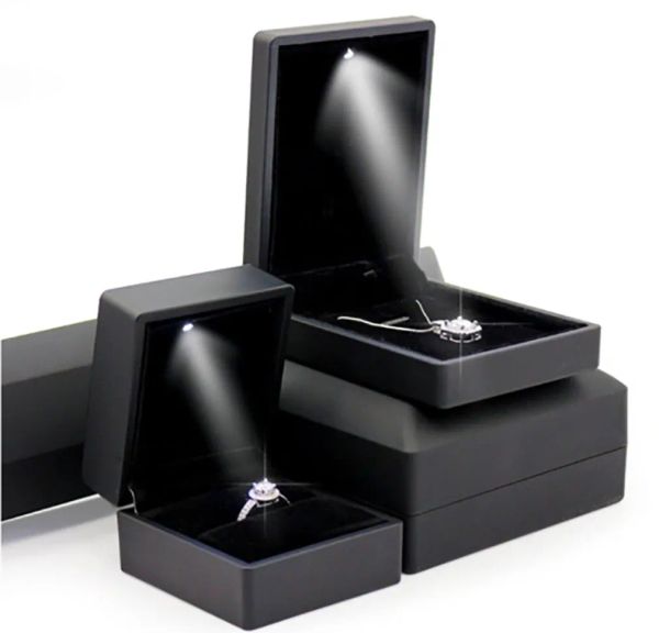 Boîte-cadeau éclairée par LED, boucles d'oreilles, bagues, colliers, boîtes à bijoux haut de gamme, coffrets cadeaux noirs pour emballage de bijoux, lumières d'affichage, fourniture en gros