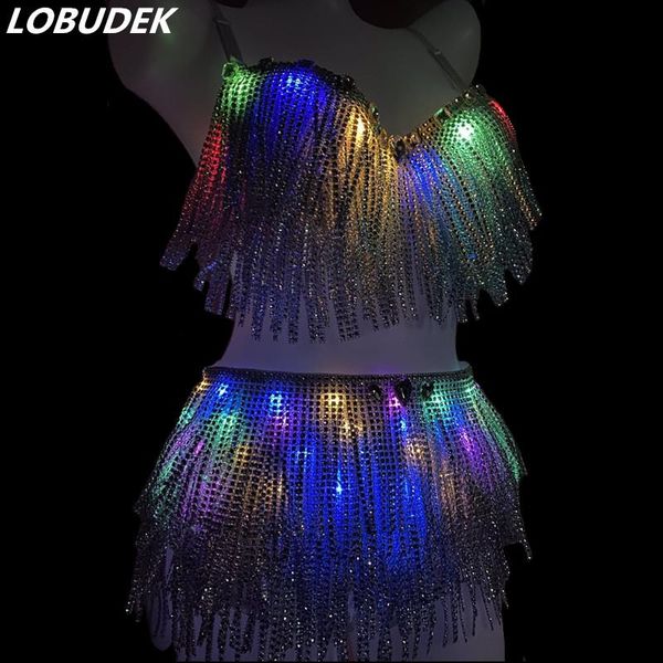 Éclairage LED Vêtements de danse Sexy Bar Rave Party Argent Glands Franges LED Bikini 2 Pièces Tenue Discothèque Chanteur Danseur Costume222K