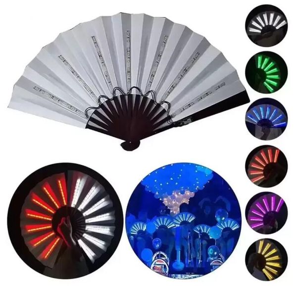 Luces LED Ventilador Intermitente Abanico de baile plegable Espectáculo nocturno Luminoso DJ Fluorescente Bar Club Resplandor Suministros para fiestas Abanicos de mano coloridos y brillantes