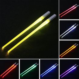 LED Lightsaber Eetstokjes Herbruikbare Light Up Eetstokje Keuken Party Servies Creatief Duurzaam Licht Gloeiende Eetstokje Gifts313g