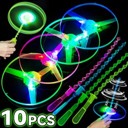 Soucoupes volantes libellule en bambou lumineuses LED, avec lumière, hélicoptère de tir nocturne en plein air, jouets volants, accessoires de fête d'anniversaire pour enfants