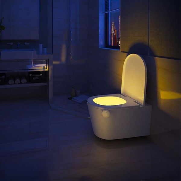 Capteur de mouvement LED Toilet de nuit Lumière 7 couleurs modifiables du corps humain induction lampe de nuit Salle de nuit imperméable la lampe de nuit 245q
