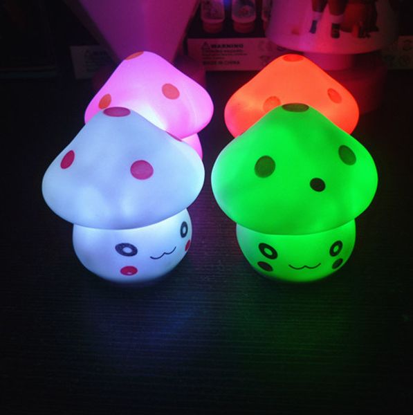 LED champignon lampe 6.5 cm couleur changeante fête lumières Mini doux bébé enfant dormir veilleuse nouveauté lumineux jouet cadeau