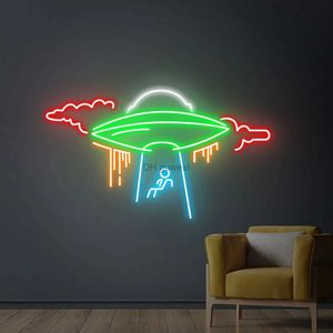 LED Neon Sign UFO Led Neon Sign Cloud Neon Wall Decor Vliegende Schotel Slaapkamer Neon Creatief Thuis Slaapkamer Kamer Wandlamp Kerstcadeaus YQ240126