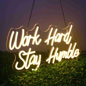 Enseigne au néon LED Work Hard Stay Humble Neon Signs LED Light Up Sign Humble Hustle Neon Lights pour chambre à coucher, salle de sport, salle de classe, bureau, décoration murale YQ240126