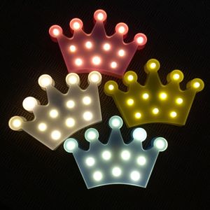 LED Crown Night Lights Slaapkamer Nachtkastje 3D Plastic Crown LED Nachtlamp voor Kerstmis verjaardagscadeau