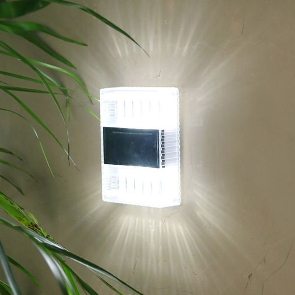 Appliques murales solaires extérieures à LED 6LED lumière transparente blanche lumière chaude lampes à énergie étanches étape cour jardin couloir décoration de la maison