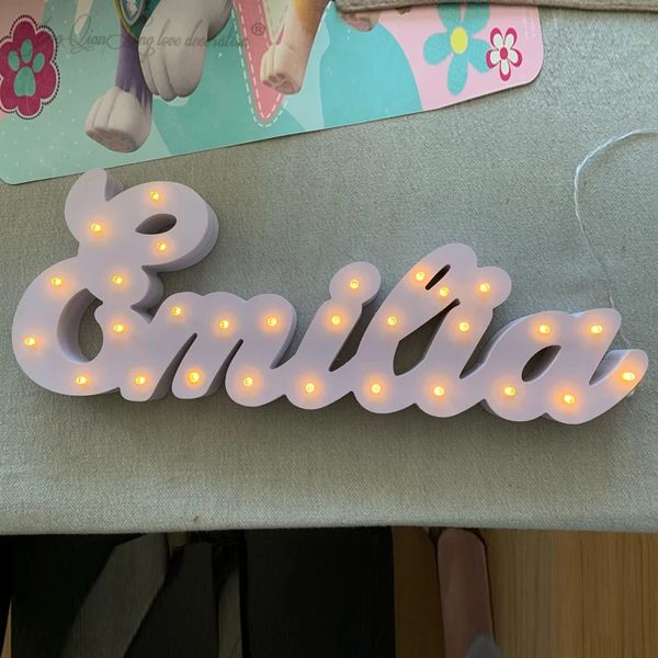 Nombres pesonalizados LED Signos de madera Nombre personalizado Signo Decoración de mesa Boda Letras de madera Bebé Guardería Mascota 240220