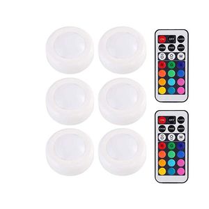 LED Puck Light 6pcs RVB 12 couleurs LED sans fil sous la lumière du meuble avec télécommande Alimenté par batterie Dimmable Touch Sensor Closet Light