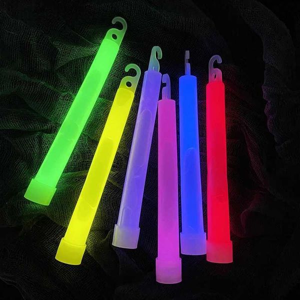 Jouet rave LED 1pc 6inch Glow Stick Chemical Light Stick Industrial Grade Glow Sticks Colorful Party Club Camping Christmas Chemical Lights 240410