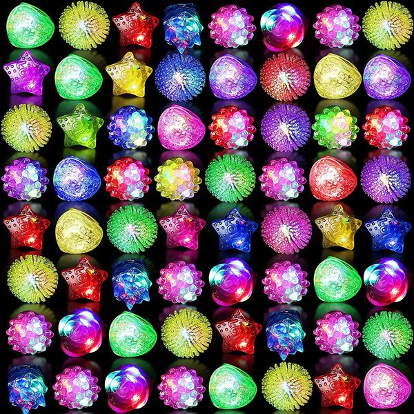 Led Rave Toy 38pc anneau lumineux clignotant éclairer anneau cahoteux jouets LED doigt lumière gelée anneaux en caoutchouc anniversaire lueur dans la fête de mariage sombre 231109