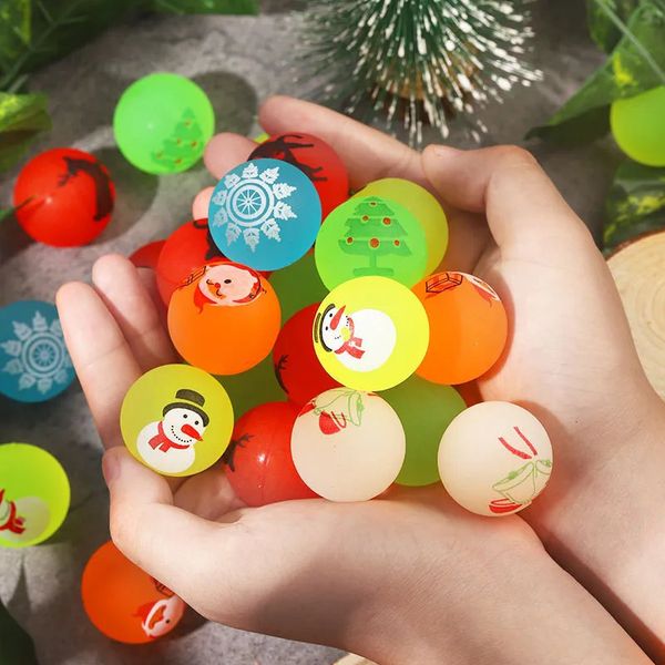 Led Rave Toy 5 10Pcs Boule rebondissante de Noël Jouets lumineux en caoutchouc Décoration de bureau à la maison Glow pour enfants Enfants Garçons Filles Festival Cadeau 231117