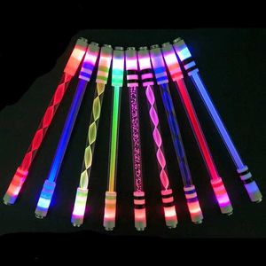 LED RAVE TOY GLOW TORT CALL ÉCLAIRATION PORTABLE PORTATION POCKING POCKE POCKELLIGHT TORCH Stick Stick Flash Spinning Pen Cadeau Cadeau 240410