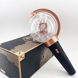 Led Rave Toy Kpop Ateezed Lightstick Globe Main Lampe Concert Lampe Hiphop Party Light Stick Fans Collection Jouets Cadeau 230216
