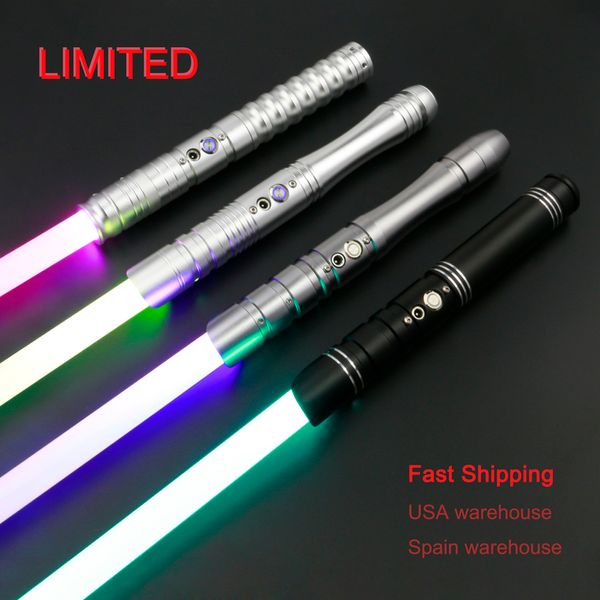 Led Rave Toy TXQSABER Sales Sable de luz Heavy Dueling RGB Juguetes Laser Saber Combat Blade Mango de metal Jedi Cosplay Niños Regalo de Navidad 230322