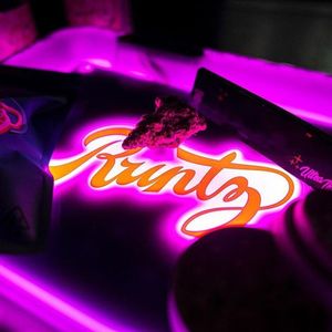 LED Rolling Trays luidspreker verlichte gloedvak Multi -feestplastic plaat voor droge kruiden tabakslijsten opbergplaatpakket PAPIER DOOS Geschenk rookaccessoires