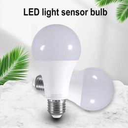 Bulbo del sensor LED E27 5W 7W 9W 12W Dusk to Dawn Smart Lamp Bulbo