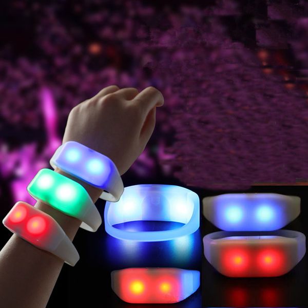 Bracelets en silicone LED Bracelets lumineux pour l'événement de club de musique de fête à la maison sans télécommande