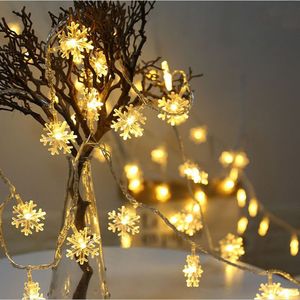 LED Snowflake String Lights Snow Fairy Guirlande Décoration Pour les arbres de Noël Nouvel An Chambre Saint Valentin Pile Opéré