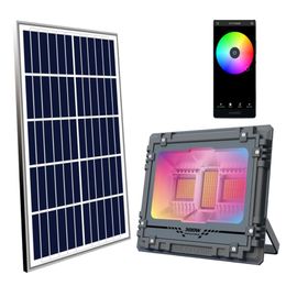 Luces de inundación solares LED Control de aplicación inteligente Luz exterior que cambia de color RGB Reflectores para exteriores Lámpara de seguridad de atardecer a amanecer con control remoto