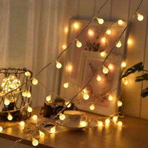 LED -snaren 6m LED Holiday Light Chain Ball String Lights Batterij Bolt Garland Waterdichte Outdoor Wedding Kerstverlichting