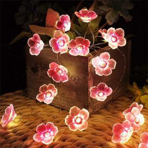 LED-snaren Kersenbloesem Fairy Lichtslingers Roze Sakura-bloemlampen Batterij aangedreven voor buiten Kerstslinger Woondecoratie YQ240401