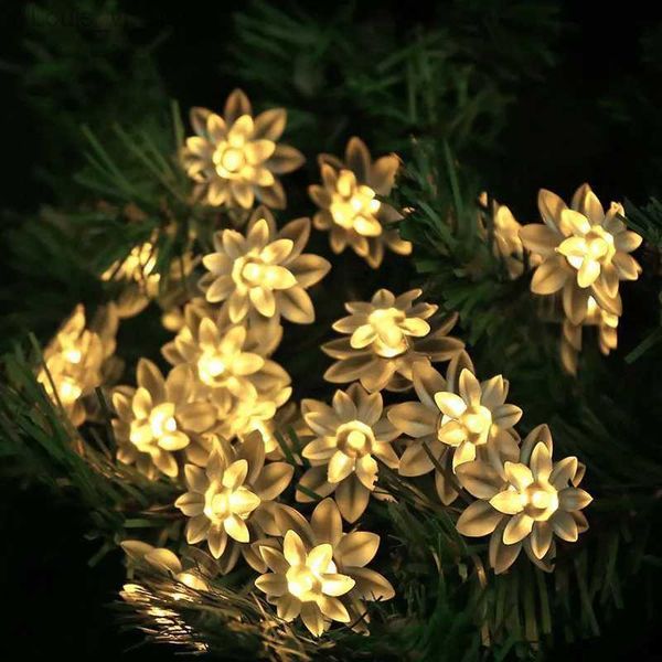 Cordes LED Guirlande de fleurs de lotus à piles Guirlandes lumineuses 6M avec télécommande pour la décoration de Noël de mariage en plein air étanche YQ240401