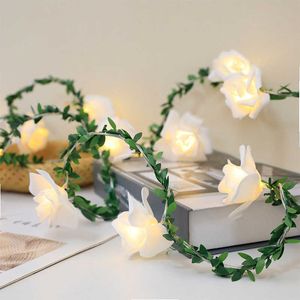 LED -snaren Rattan Flower Rattan Valentijnsdag Rose Decoratie LED Licht String Diy Garland Simulatie Groene blad Lantaarn Batterij Box USB. P230414