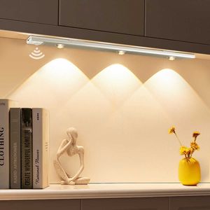 Bandes LED PIR Motion Sensor Lights led bar light indoor lamp cat eye spotlight effect 30cm 40cm Rechargeable for Kitchen Cabinet Closet P230315