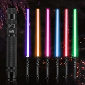 Épées/pistolets à LED WANARICO Sabre laser à poignée en métal variable RVB 7 couleurs avec effet sonore FX Duel Metel Chargement USB 220919