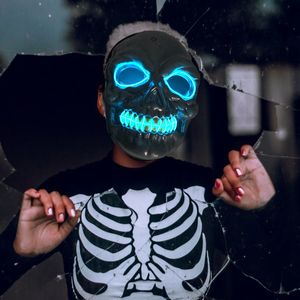 LED SwordsGuns Halloween Cosplay Neon Purge Mask Light Up Scary Skull Party EL Fil Produit pour Costume 230803