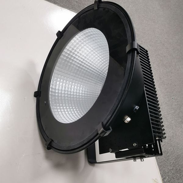Lámpara colgante de torre LED 200W-700W cuadrado impermeable Reflector iluminación de edificios