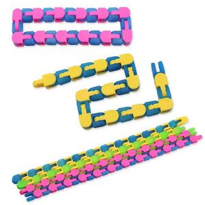 Toys LED 24 nœuds Wacky Tracks Fidget Toy Glows in the Dark Childrens Bicycle Chain Stress Relief Bracelet Adult Sensor Toy Gift S2452099 S2452