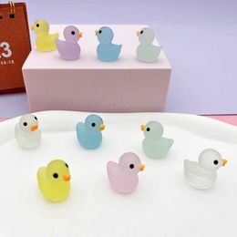 Led Toys 5 Cute Mini Glowing Duck Decorations Luminous Toys Cartoon Resin Car and Home Decorations S2452011