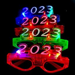 LED TOYOYS LED LADED 2023 Glazen gloeiende flitsende bril Rave Glow Shutter Shades Eyewear voor nieuwjaar Kinderen Volwassenen Maten F1216