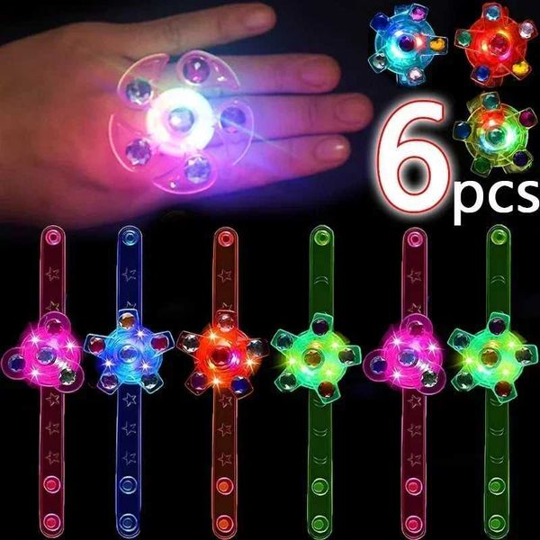 Toys LED Bracelet rotatif Luminal Game Childrens Creative LED Flash Gyroscope Bracelet Cartoon Light émettri