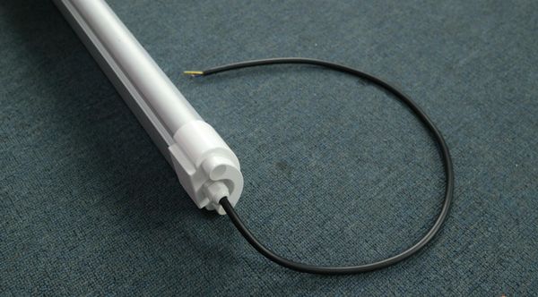 Livraison gratuite LED Tri Proof Light Strip Lighting Lighting Aymordage étanche lampe à tube imperméable IP 65 AC85-265V 1500mm 1200 mm