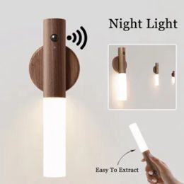 Lámpara LED de noche de madera con Sensor de luz por movimiento PIR, lámpara de pared magnética, luces recargables por USB, lámpara para escalera, dormitorio, iluminación de noche