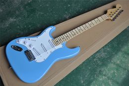 Linkshandige elektrische gitaar met blauwe body, SSS-pickups, witte slagplaat, esdoorn toets, chromen hardware, bieden diensten op maat