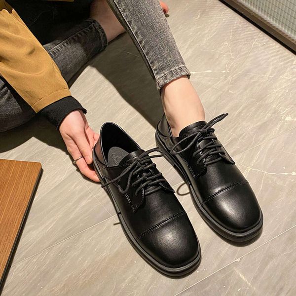 Lefu chaussures femmes 2024 nouveau fond plat britannique petites chaussures en cuir JK polyvalent noir velours travail haricot chaussures simples